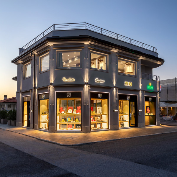 articolo su fotografo architettura firenze negozi